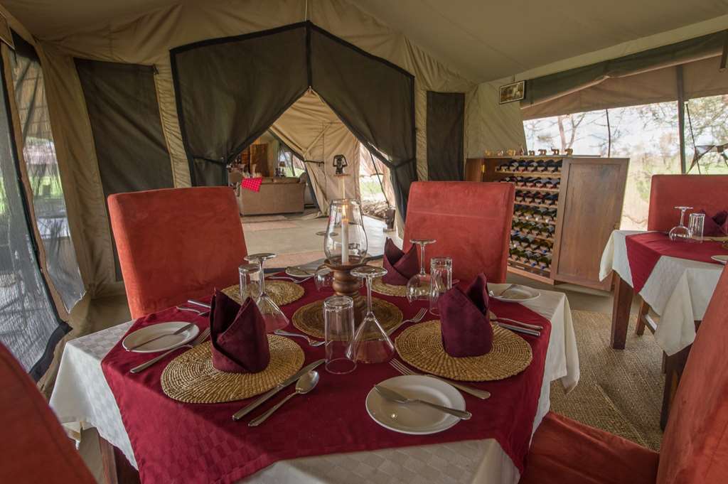 Karibu Camps And Lodges Sametu Camp Serengeti Robanda Restoran fotoğraf